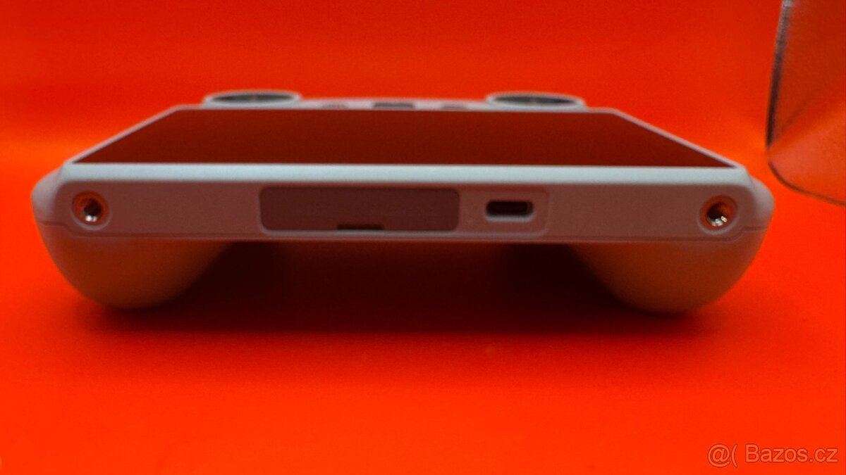 DJI RC ovladač s integrovaným displejem - 2