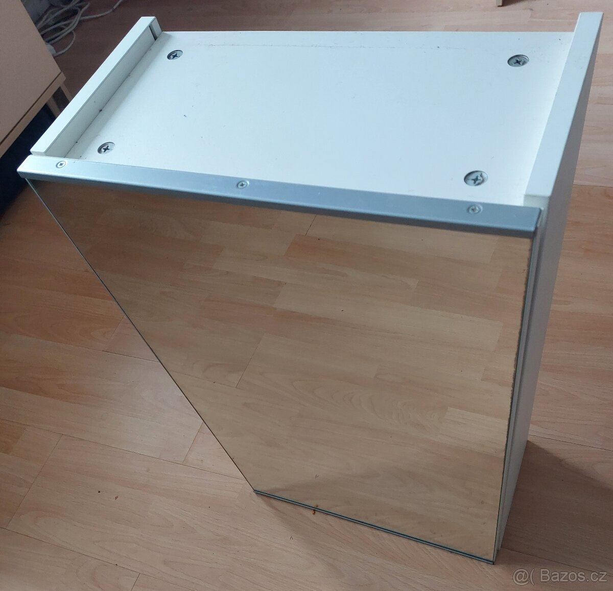 Zrcadlová závěsná koupelnová skříňka, skoro nová - 2