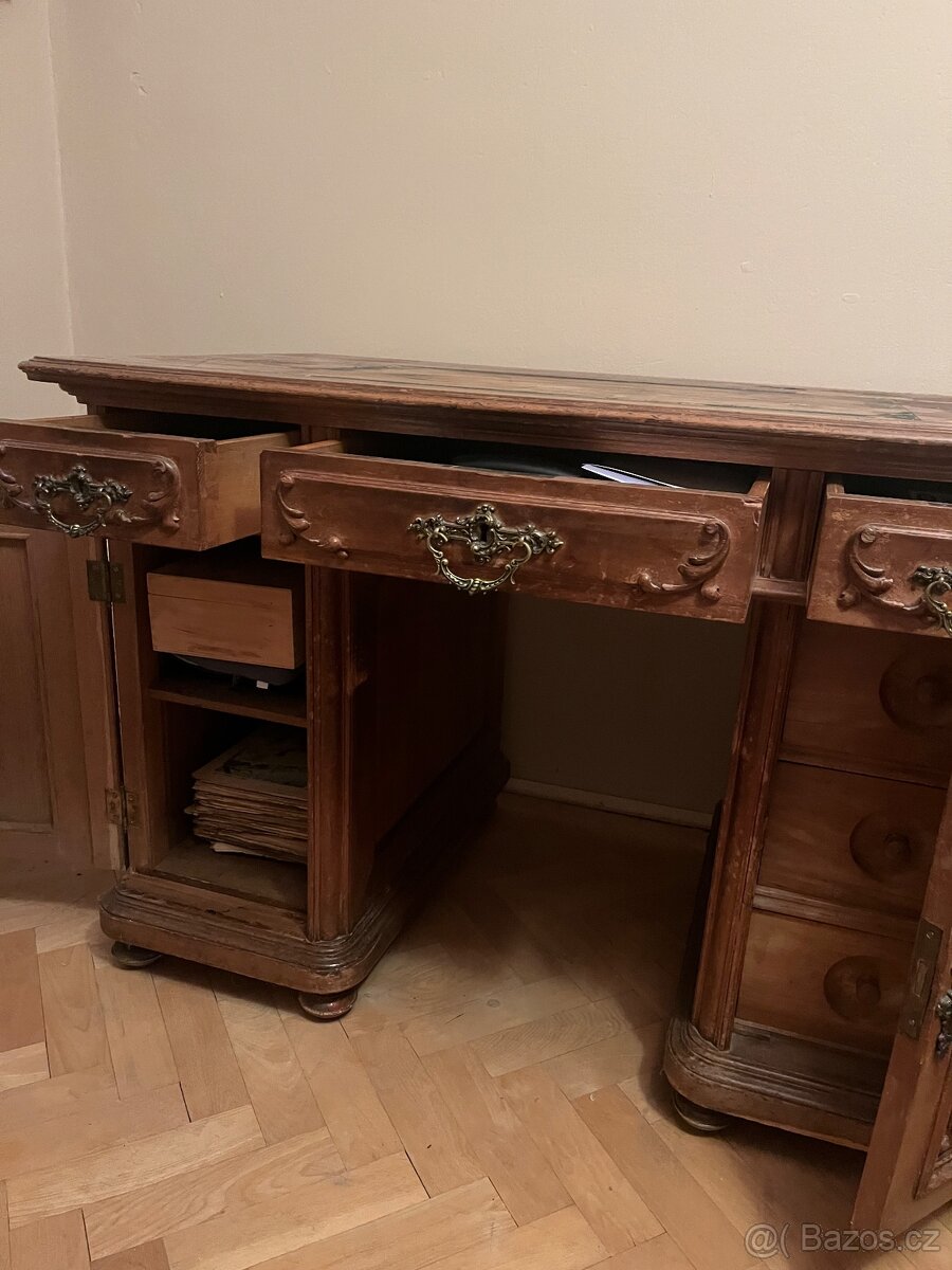 Prodám starý psaci stůl dřevěný - 2