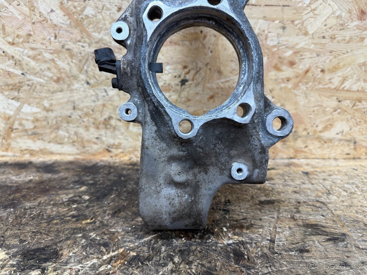 LEVÁ PŘEDNÍ TĚHLICE AUDI A6 C6 3.0 TDI 4F0407241 - 2