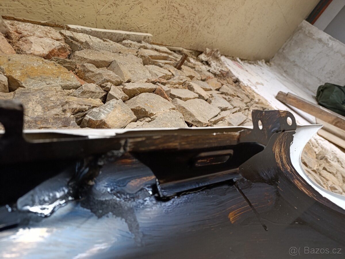 Levý přední blatník - 2