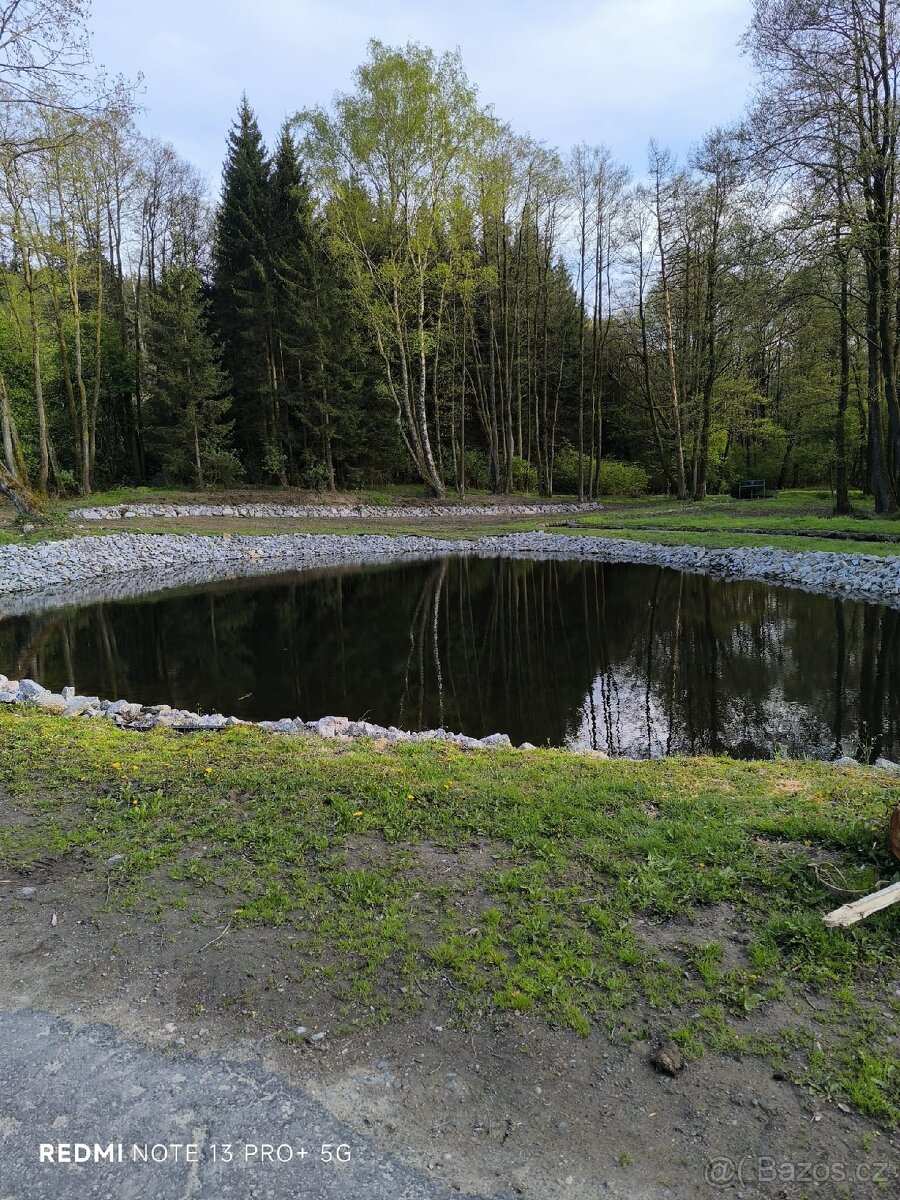 Prodej rozsáhlého rodinneho domu s pozemky - 2