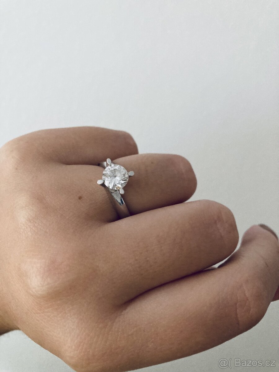 Prsten se zirkonem - 2