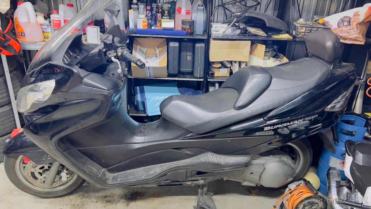 Suzuki Burgman 400 - 2