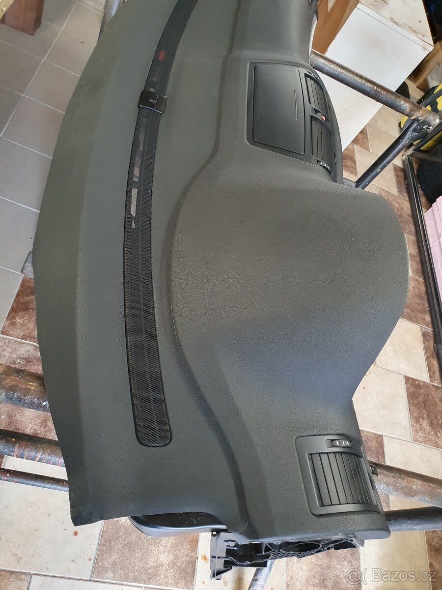 Palubní deska Škoda Octavia 2 - 2