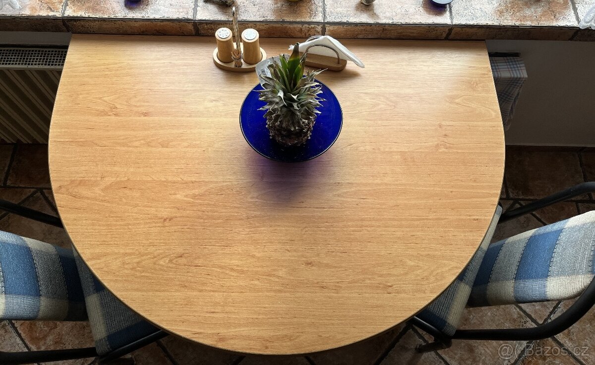 Kuchyňský stůl + 2 židle - 2