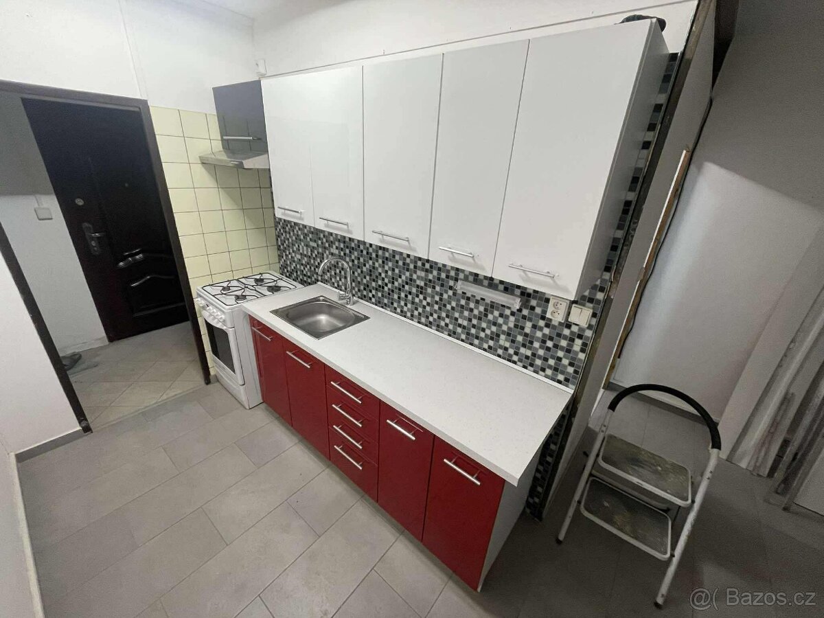 Kuchyňská linka vysoký lesk - 2