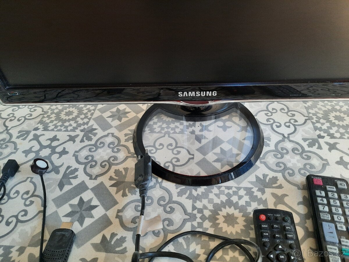 Monitor s TV Samsung vel. 23 palců - 2