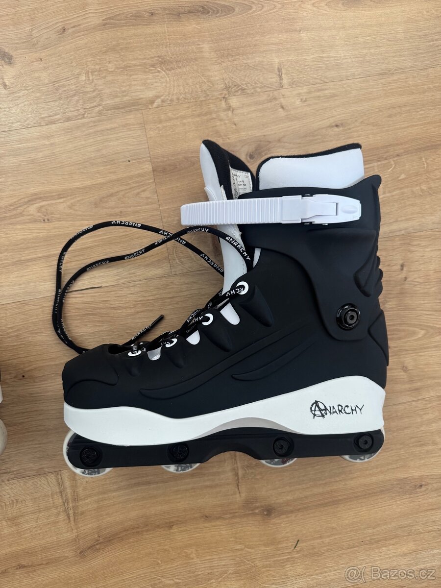 Anarchy - Revolution V2 Black - 2