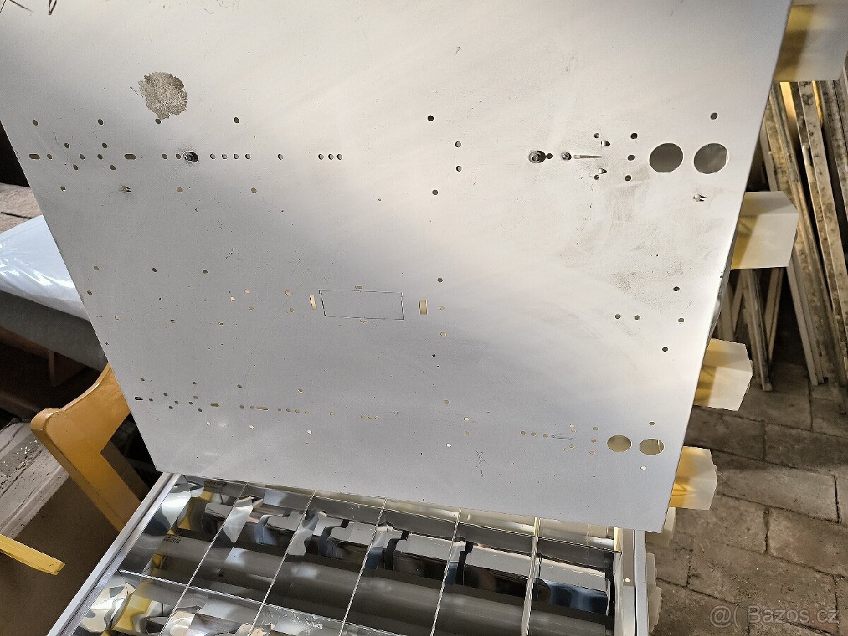 Svítidlo do podhledu - pozor sleva - 2