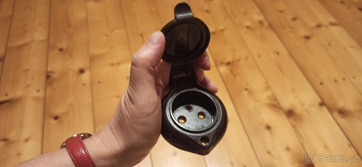 Retro bakelitové zásuvky - 2