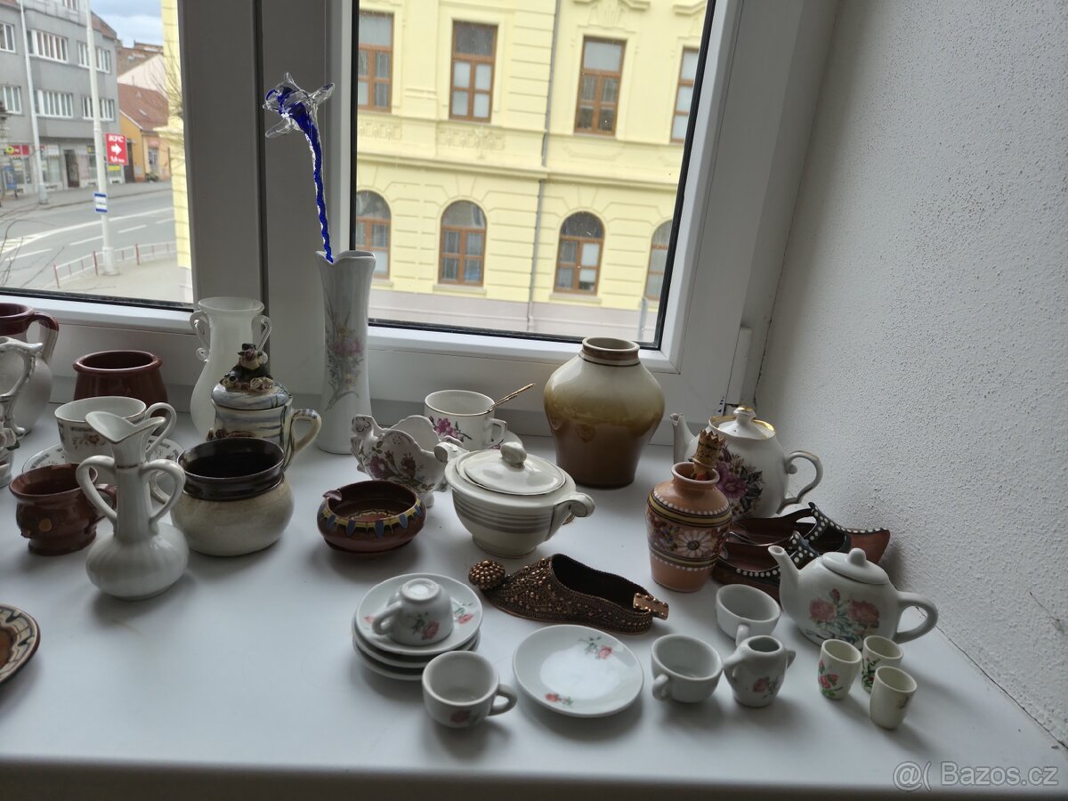 Za odvoz nádobí, figurky atd. - 2