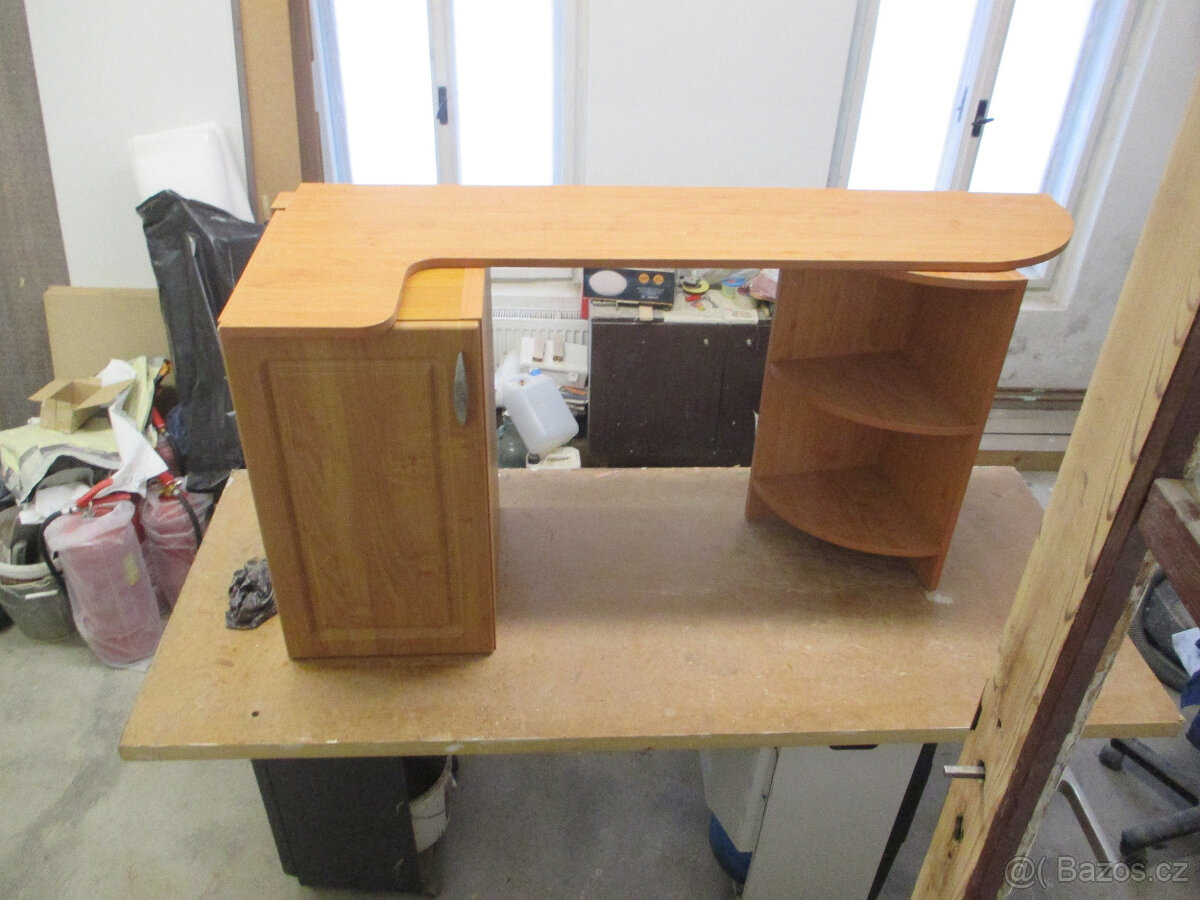 Skříňka s policemi - 2