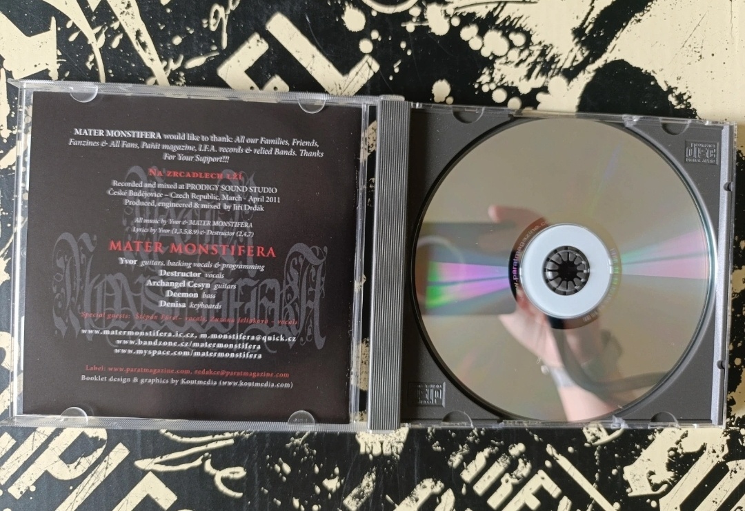Mater monstifera - na zrcadlech lží - 2