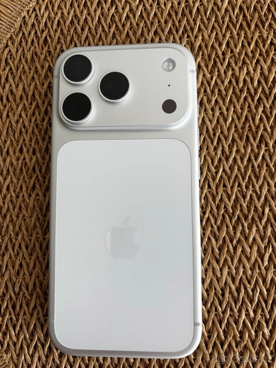 Iphone 17 Pro stříbrná 256GB - 2
