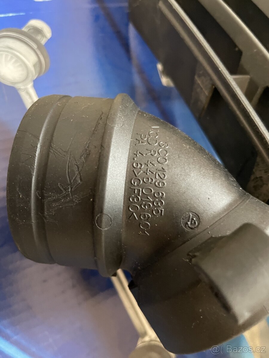 Příruba turba, hrdlo hadice nasávací 2.0 TDI 3C0129635 - 2