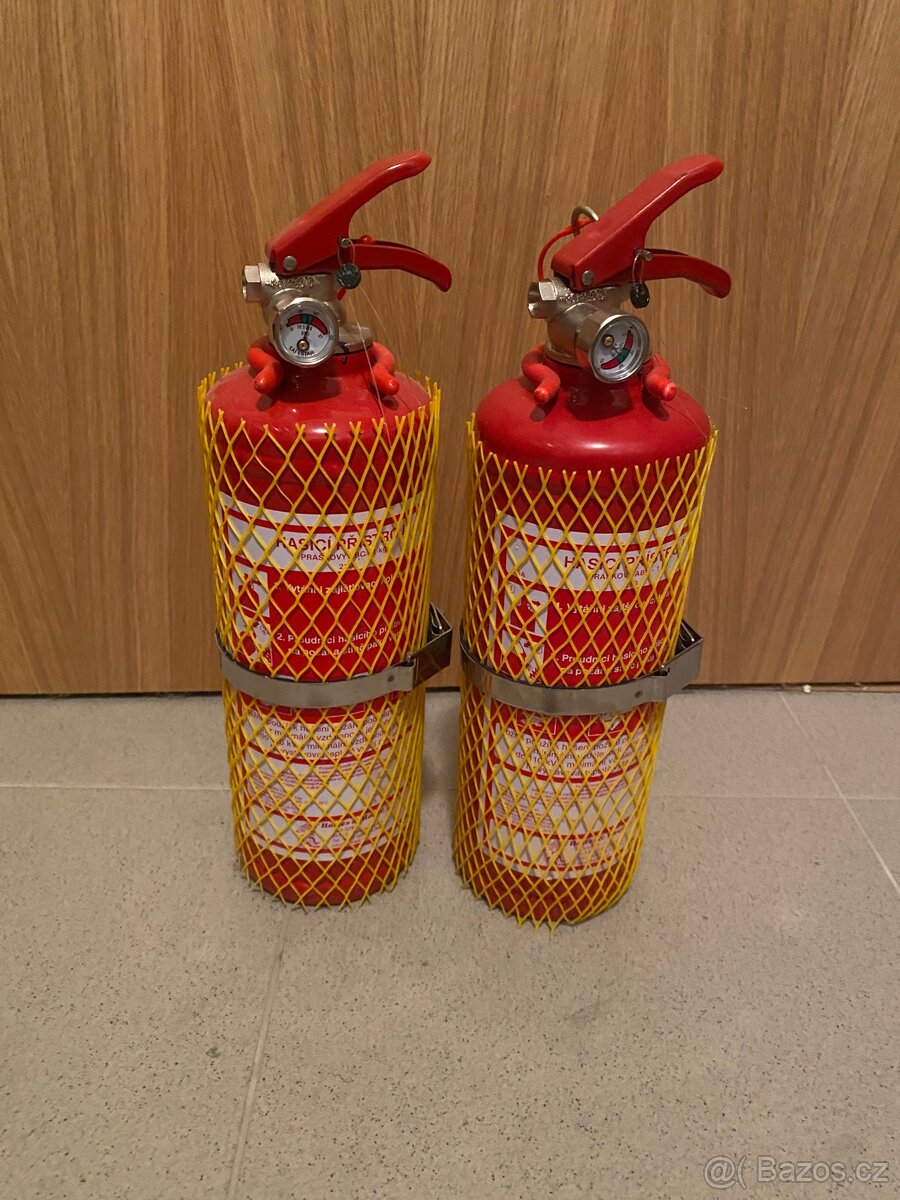 2x ruční hasicí přístroj - 2
