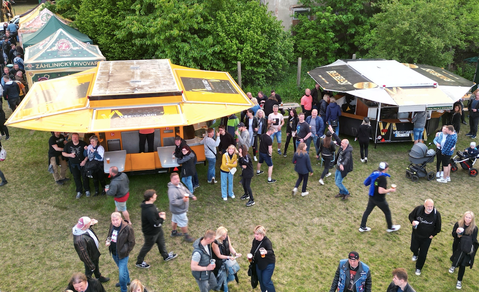 Beer truck / bar, výčepní vůz ROKA WERK Německo - 2