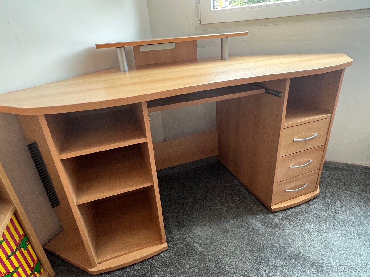 Počítačový pracovní stůl - 2