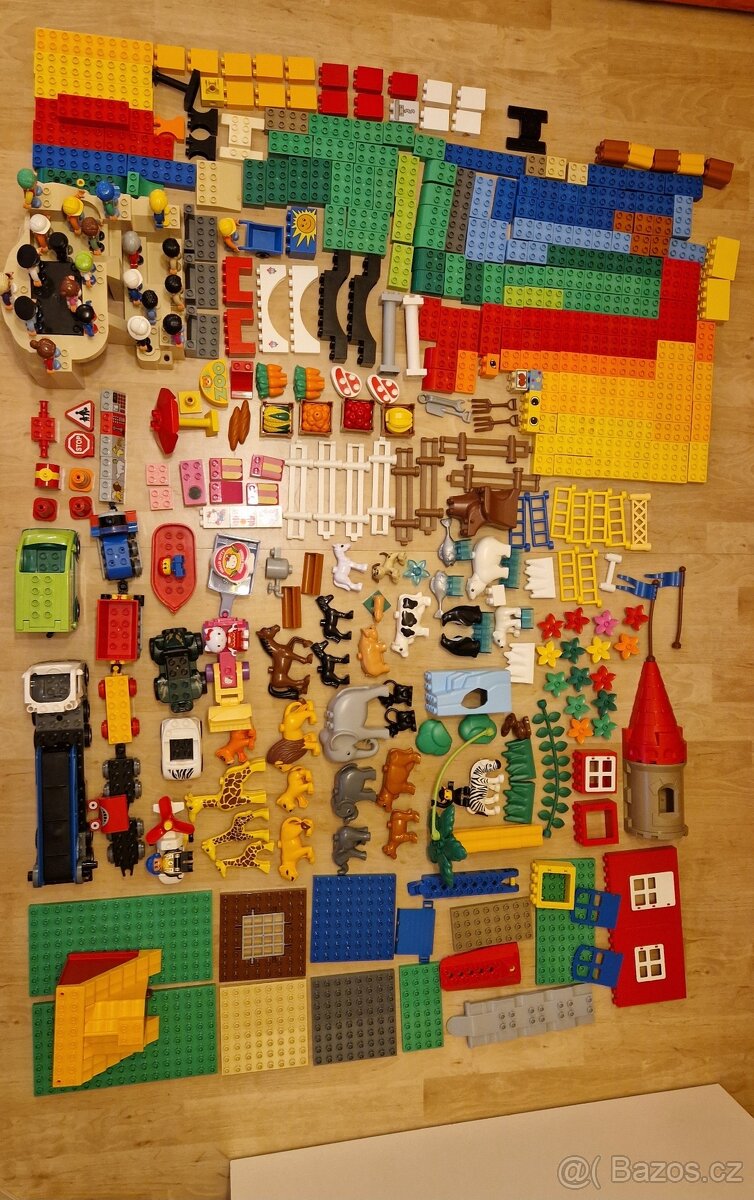 Souprava LEGO Duplo, mnoho figurek, zvířátek a vozítek - 2