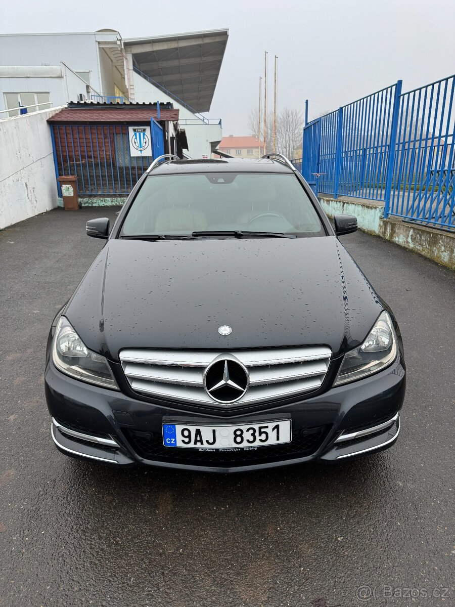 Mercedes-Benz С250, Avantgarde, couvací kamera - 2