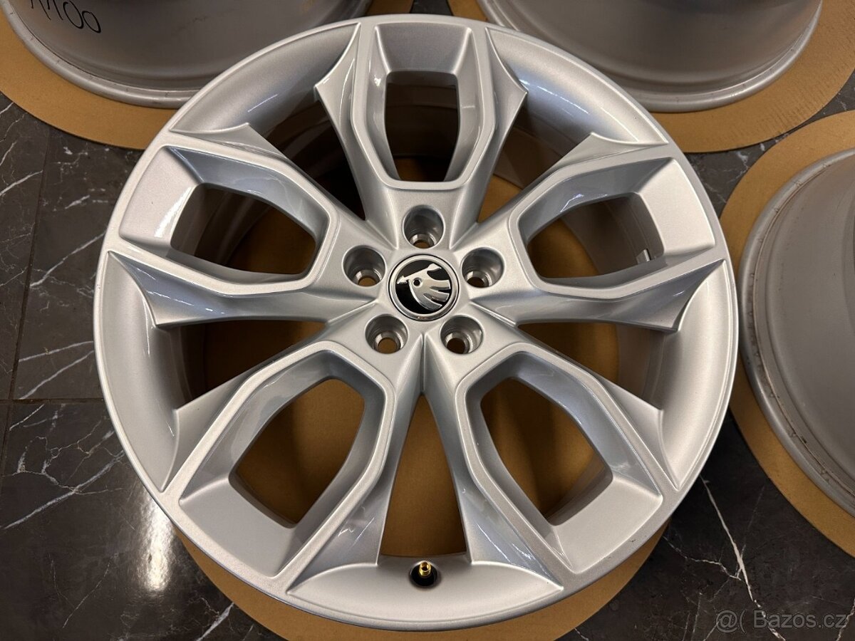 original kolesa skoda kamiq r18 658601025g 5x100 - 2