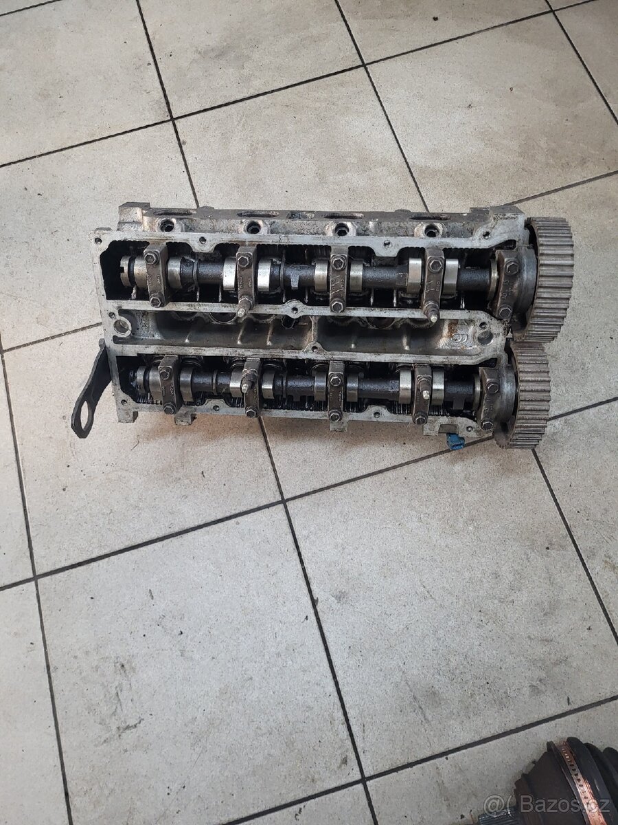 Hlava ford focus I 74kw 1.6 - 2