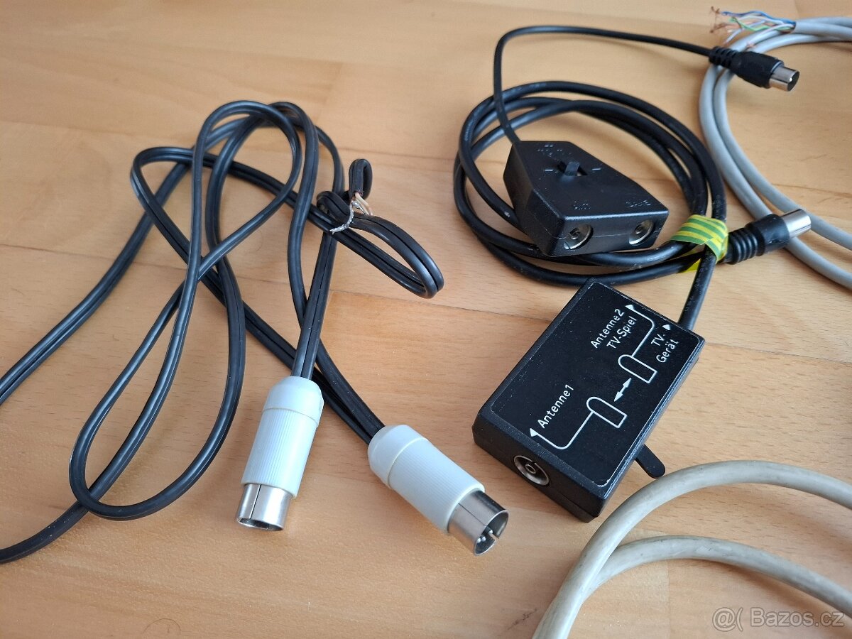 Konvolut/sbírka kabelů pro 8-bitové počítače - 2