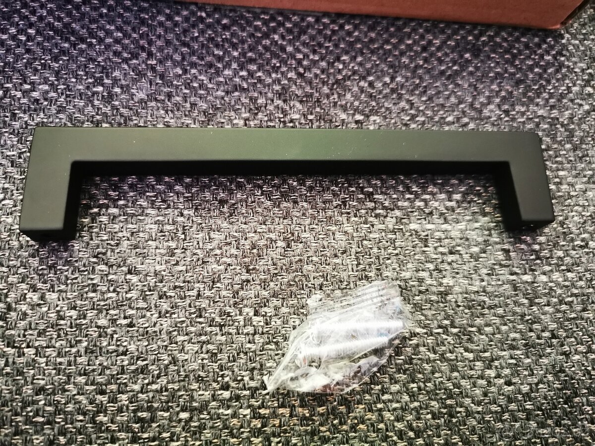 Nábytkové kování - 2