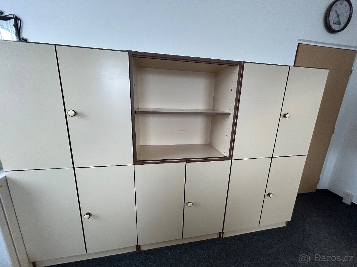 Kancelářský nábytek - 2