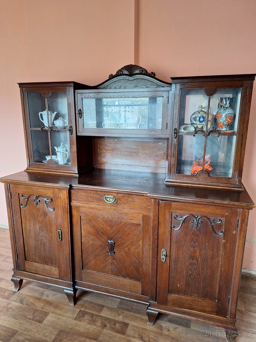 Dřevěné skříně - 2