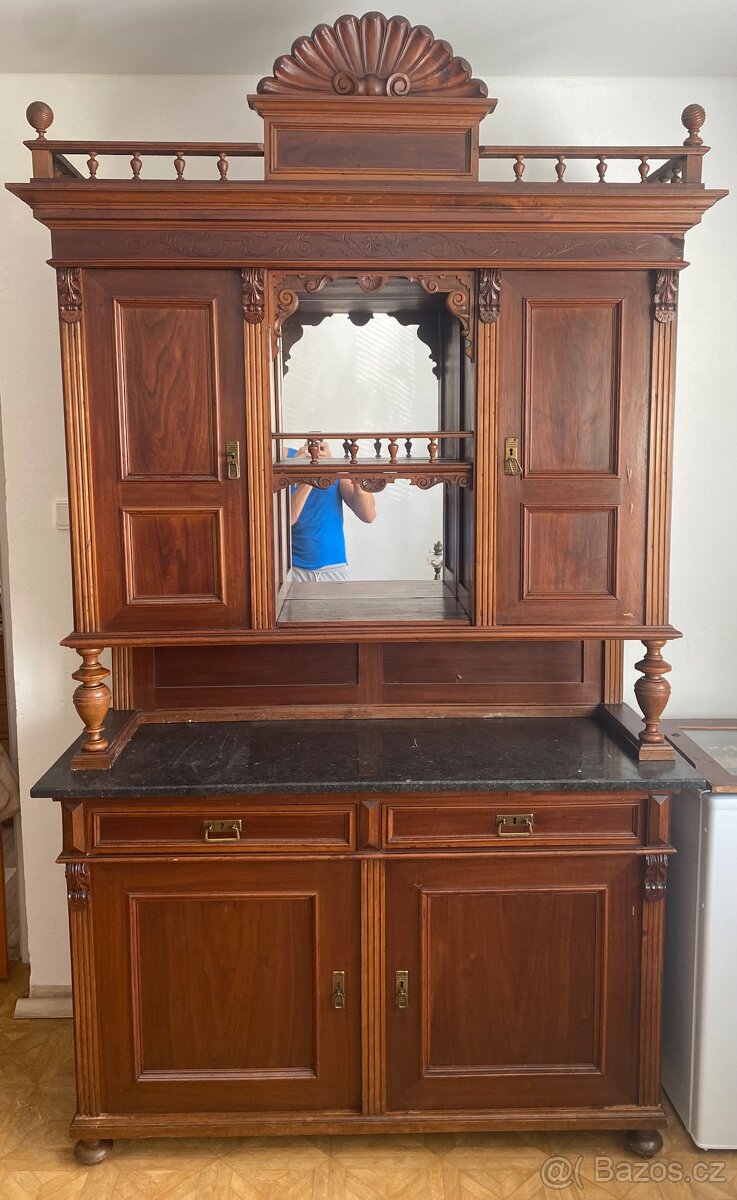 Starožitný nábytek - 2