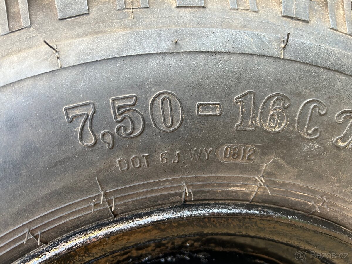 Pneu 7,50 16C - 2