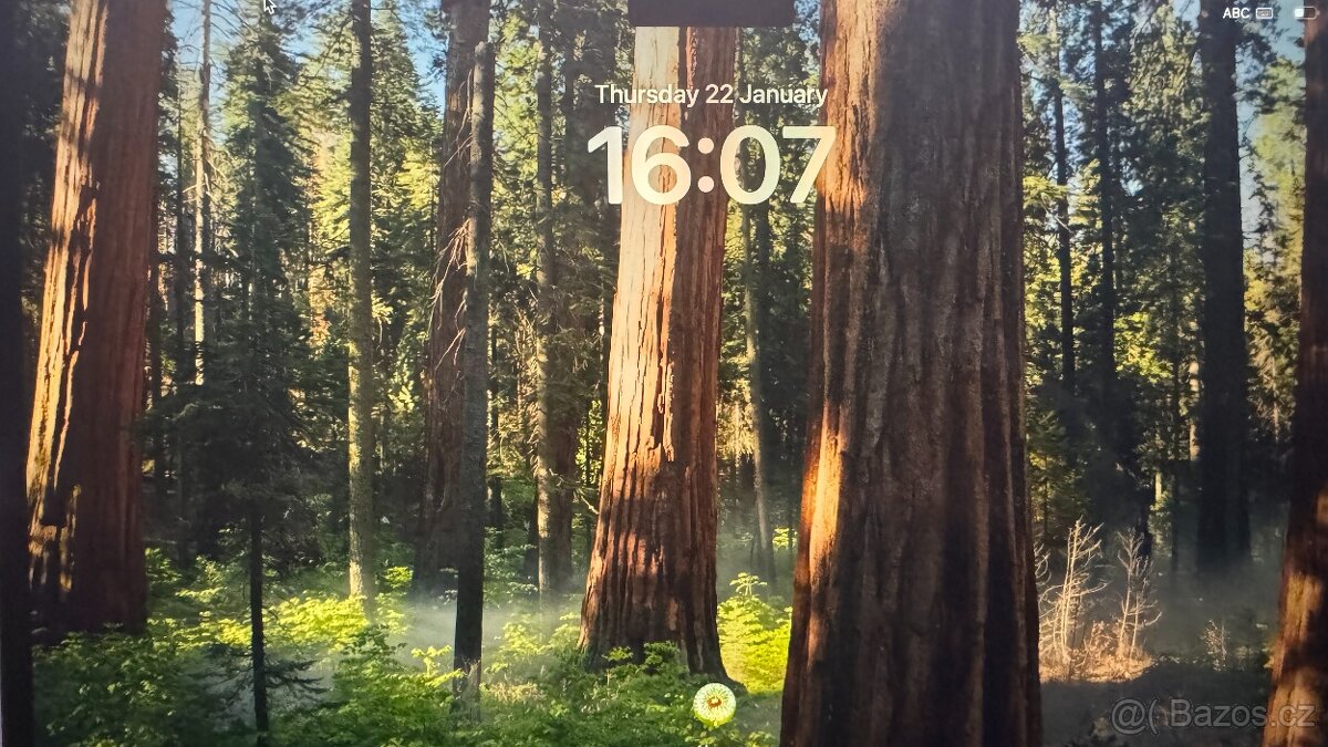 MacBook Air 13" M3 International 2024 Stříbrný - 2