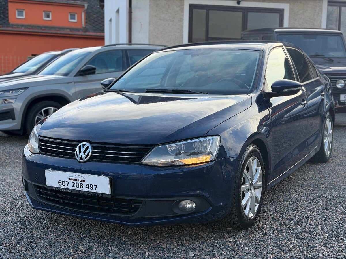 VW Jetta 1.6TDi NAVI-MANUAL-SERVIS - 2