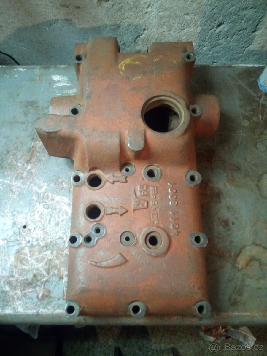 Prodám víko hydrauliky Zetor URI - 2