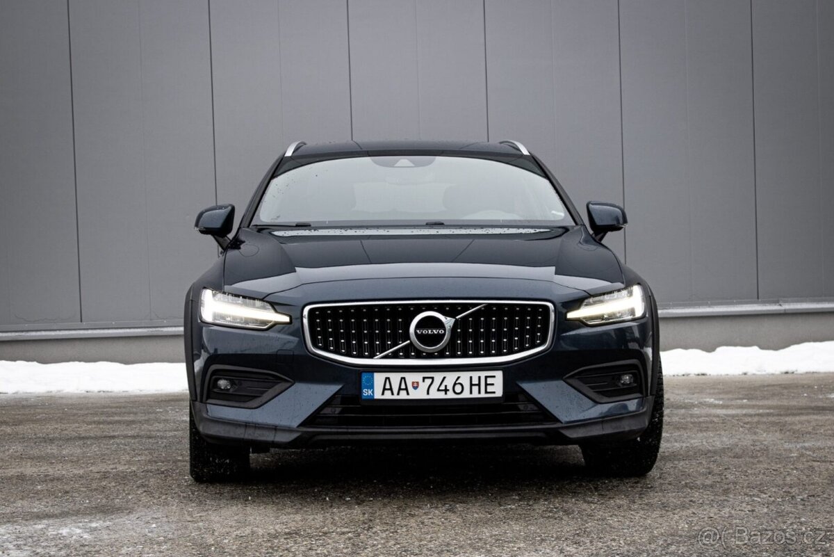 Volvo V60 Cross Country D4 AWD Pro AUTO. - 2