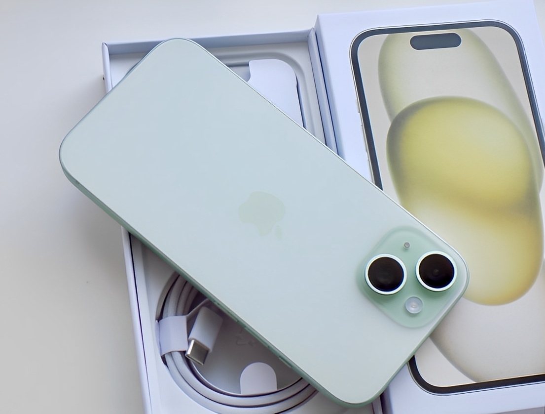 iPhone 15 Green BATERIE 100% TOP - 2