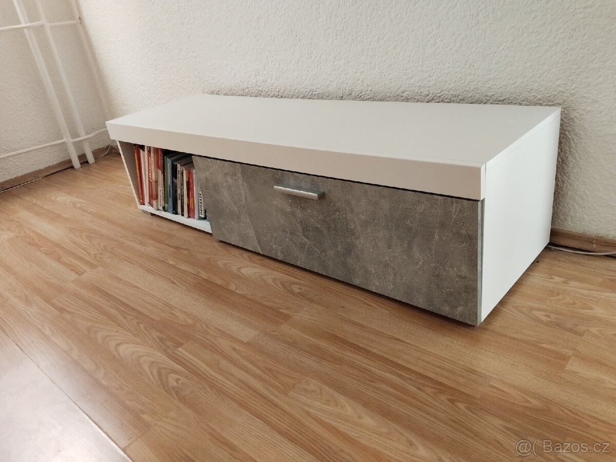 Skříňka pod TV. - 2