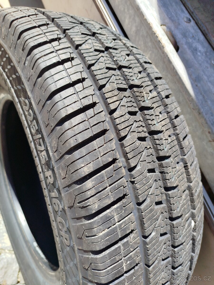 Pneumatiky Continental 225/75R16C - 2