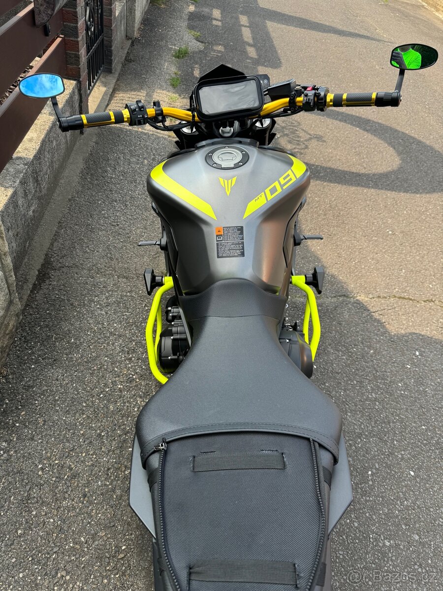 Yamaha MT-09 - 2