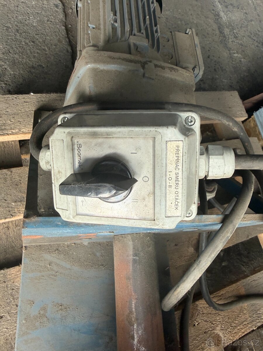Elektromotor s převodovkou - 2