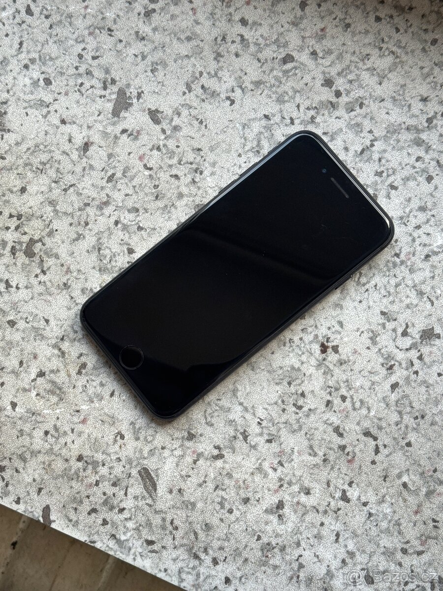 Iphone SE (2. generace) - 2