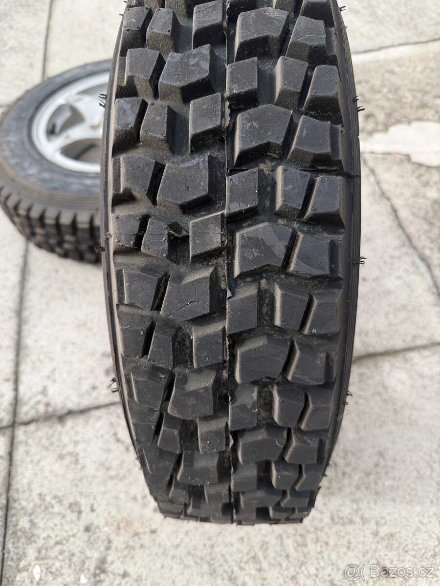 Autocrossové pneu s rávkem - 2