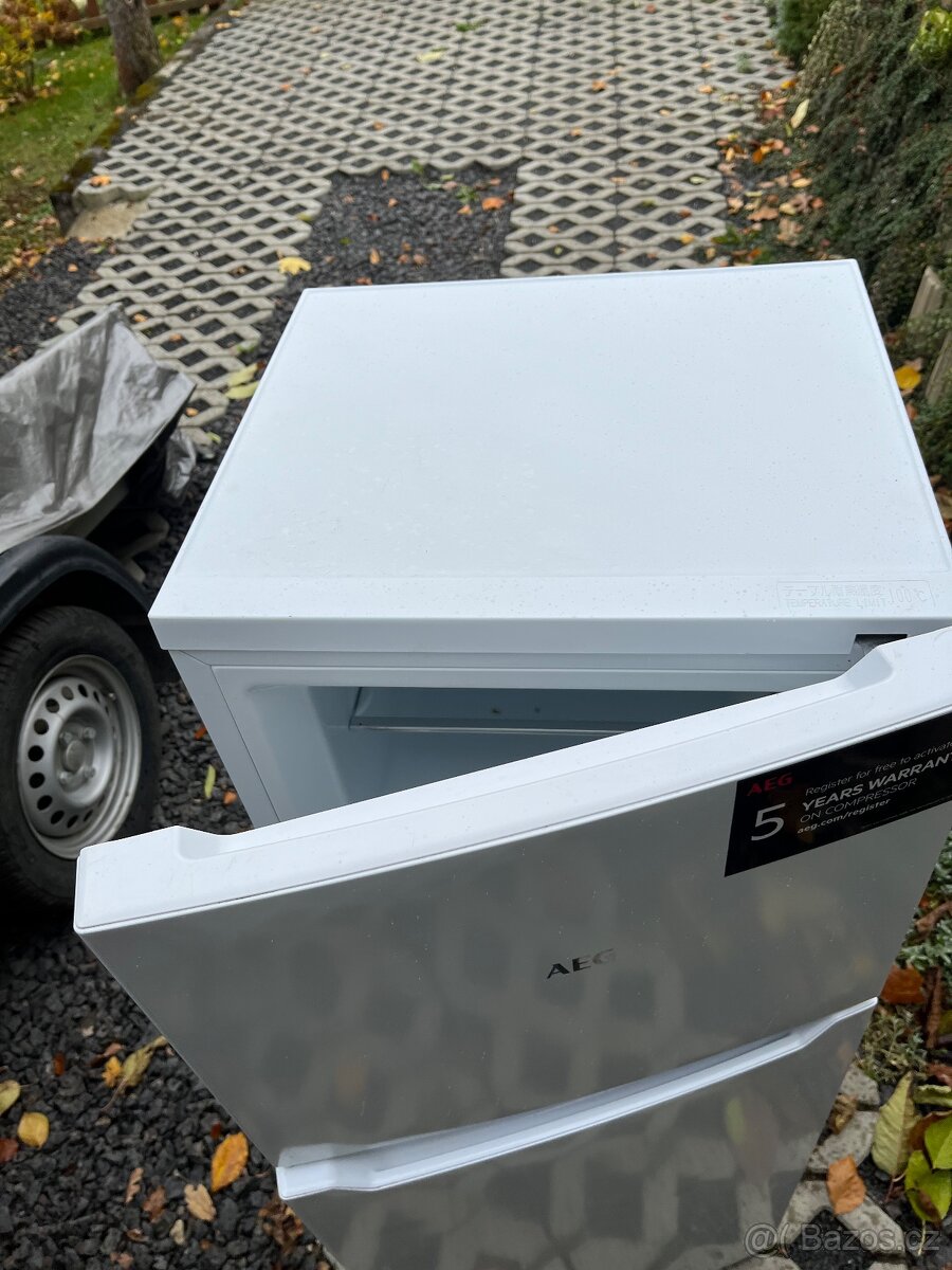 Prodám malou ledničku s mrazákem AEG - 2