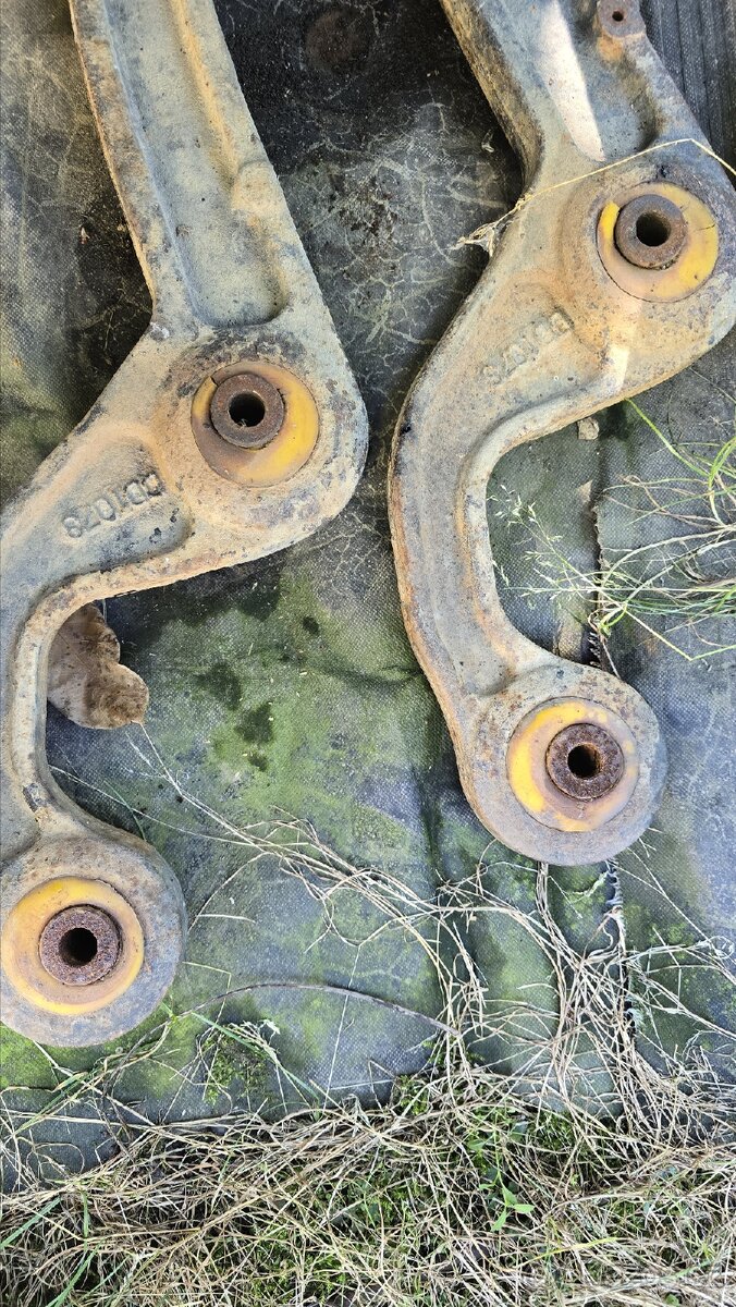 NISSAN PATROL predni ramena - 2