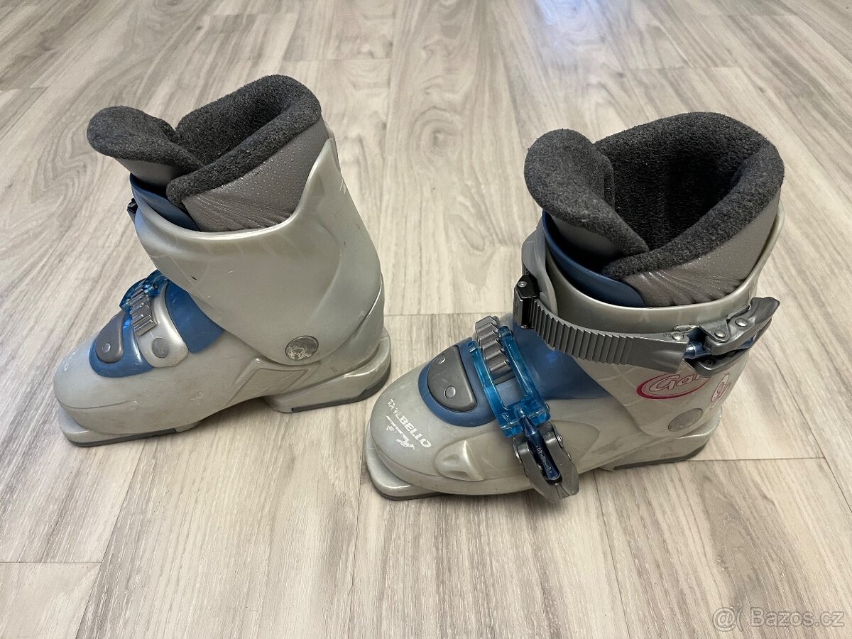 Dětské lyžáky, přeskáče, lyžařské boty - vel. 29 - 2