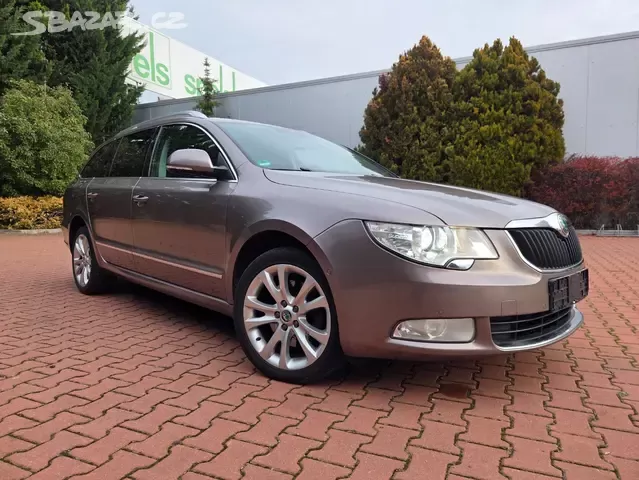 Superb 2.0 TDI 125kW Elegance DSG,tažné,xenon,navi - 2