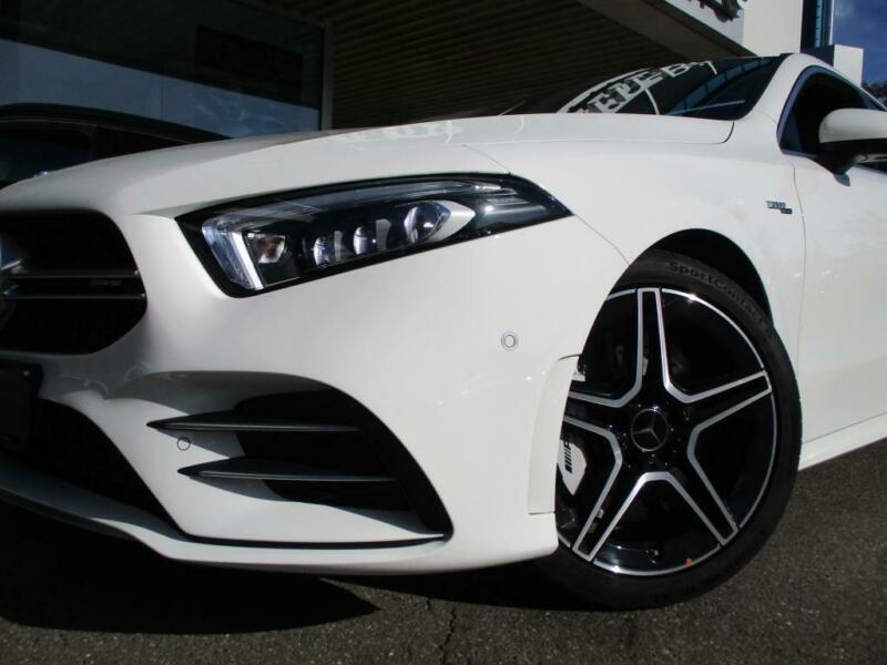 Mercedes-Benz A 35 AMG 4M Pano, Ambi-Bel., Navi, Multibeam - 2