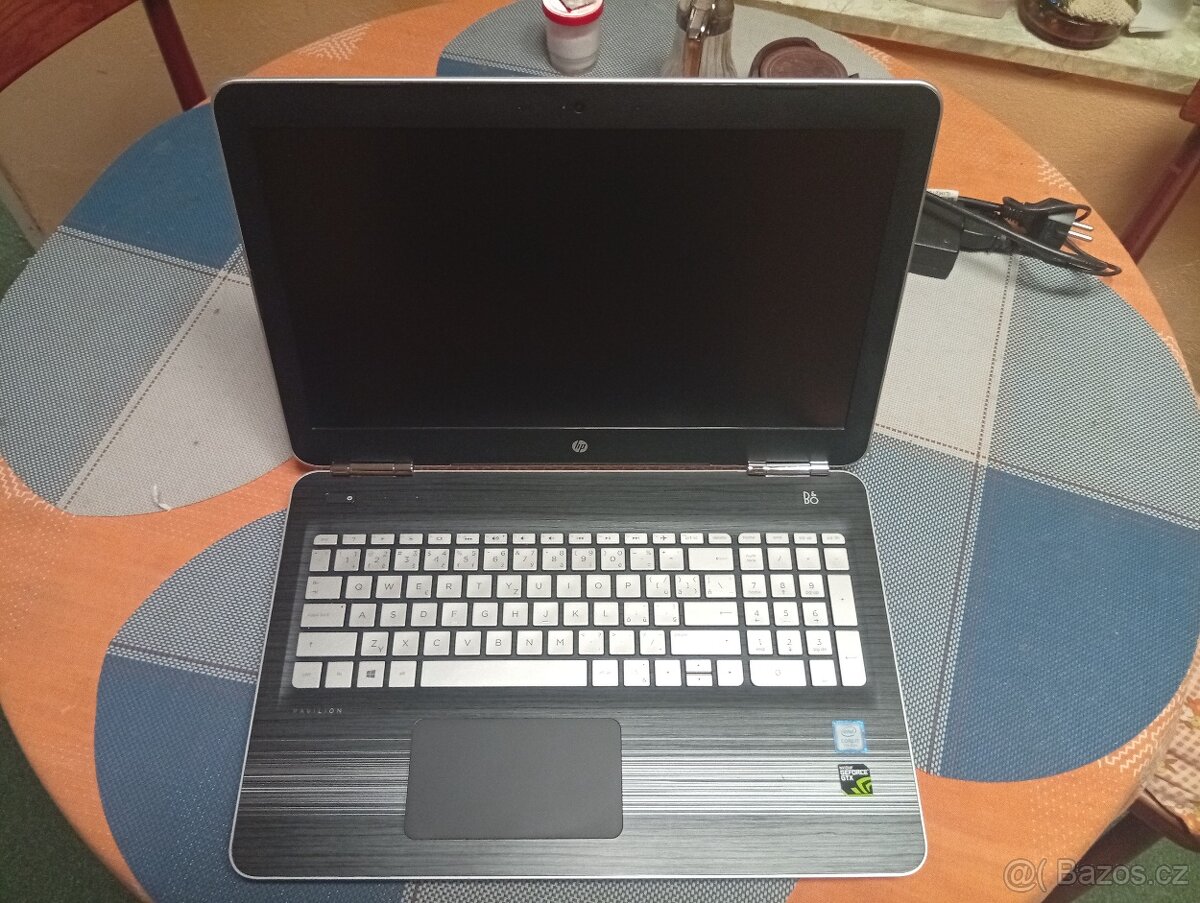 HP Pavilion 15bc202nc - 2